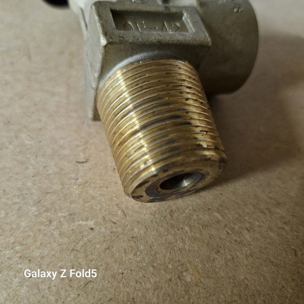 valve* for O2, N2. QF-42, WP200bar, G5/8, E25, hand wheel